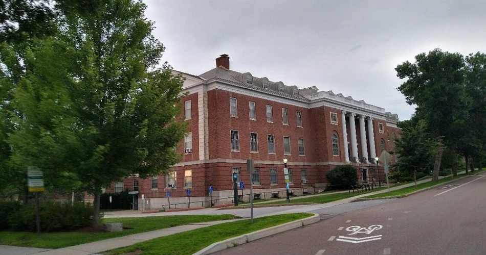 Las 10 Mejores Universidades para Entusiastas del Aire Libre. Una Mezcla Perfecta de Educación y Aventura