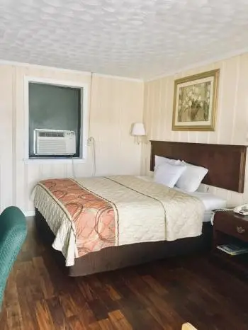 Brookwood Motel 6